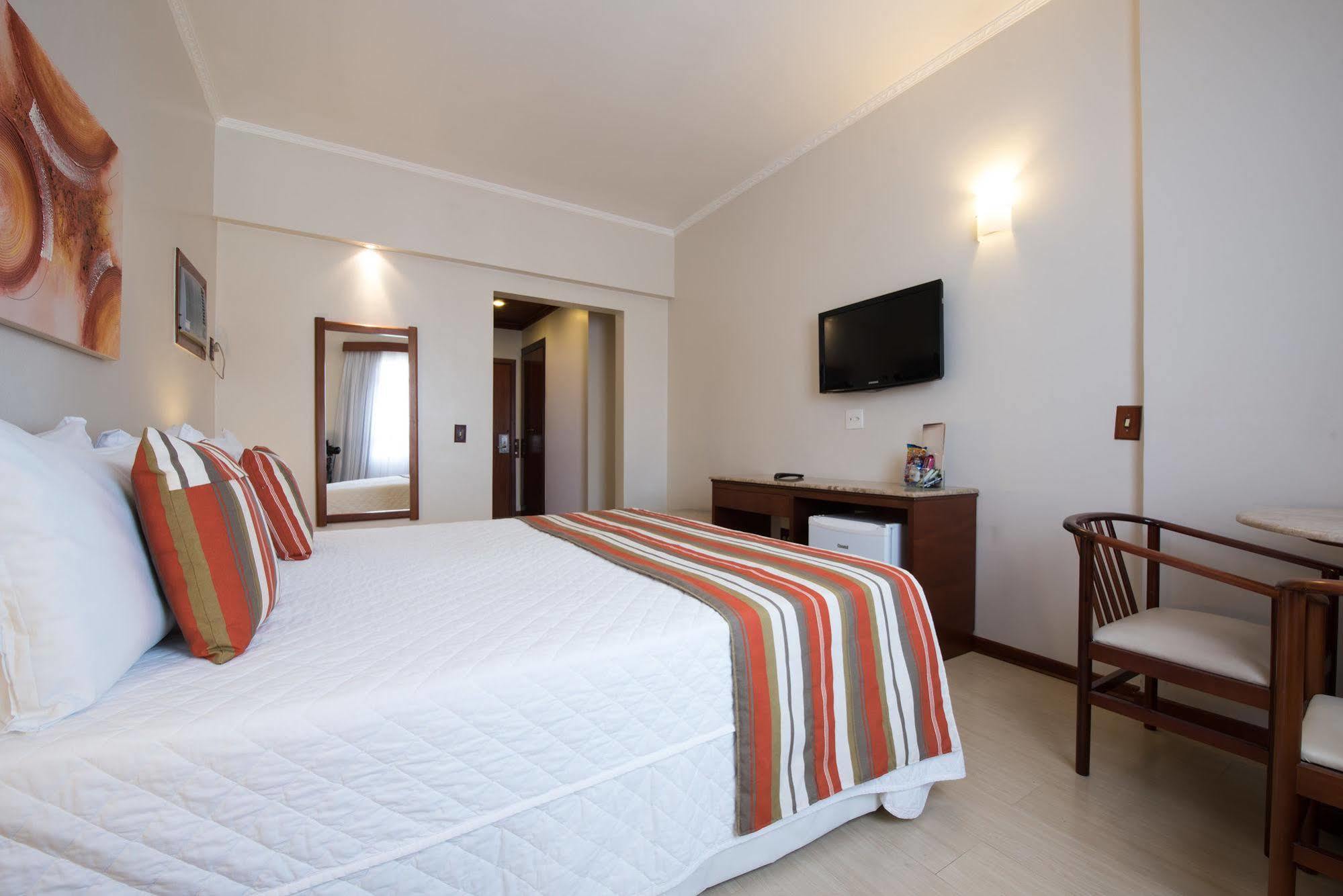 Hotel Carlton Plaza Poços de Caldas Kültér fotó