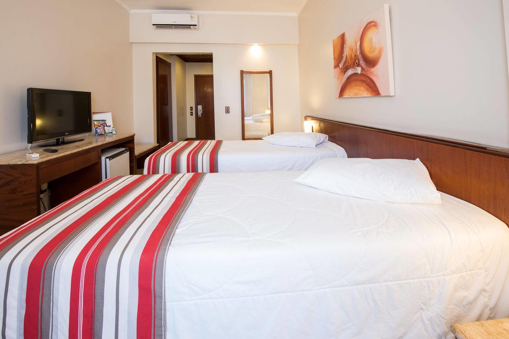 Hotel Carlton Plaza Poços de Caldas Kültér fotó