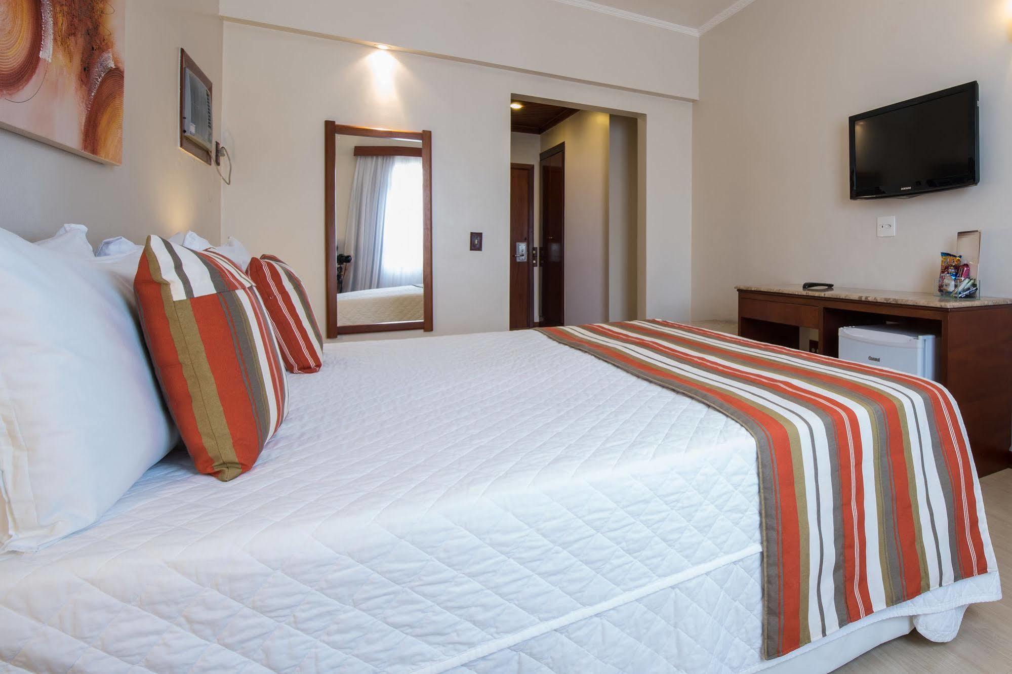 Hotel Carlton Plaza Poços de Caldas Kültér fotó